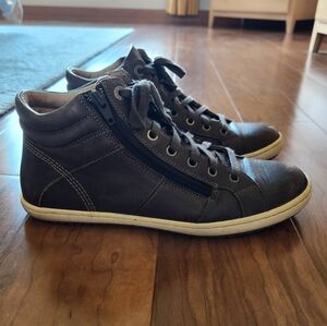 Taos Women's Union High Top Leather Sneaker Size 9